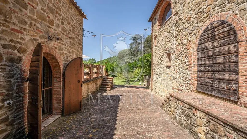 Jardin - Historic Castle with Garden in Sinalunga