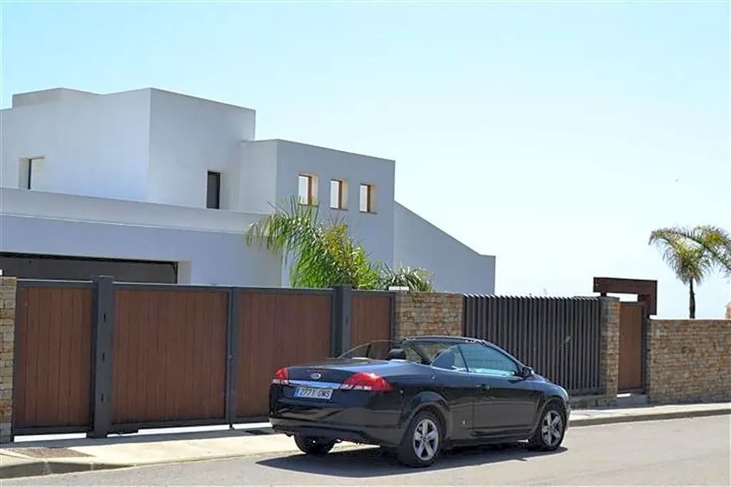 Välivaade - Luxury Villa with Panoramic Views in La Duquesa