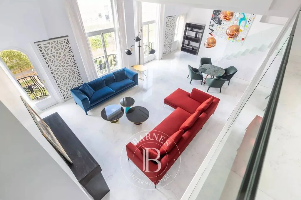Living Room - Luxury Duplex with East-West View in Paris 7th