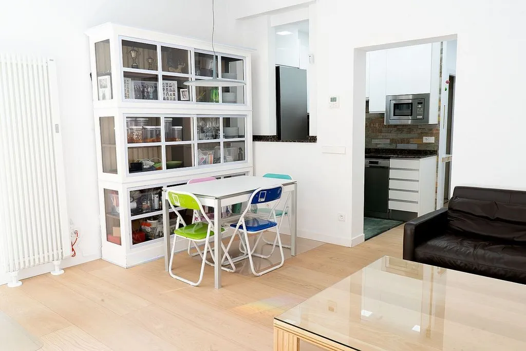 Salle à manger - Fully Renovated Flat with Balcony in Trafalgar