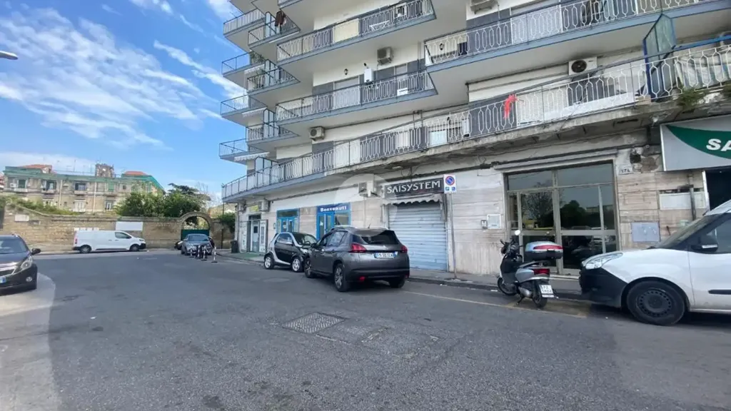 Välivaade - Bright Apartment with Balcony in Naples