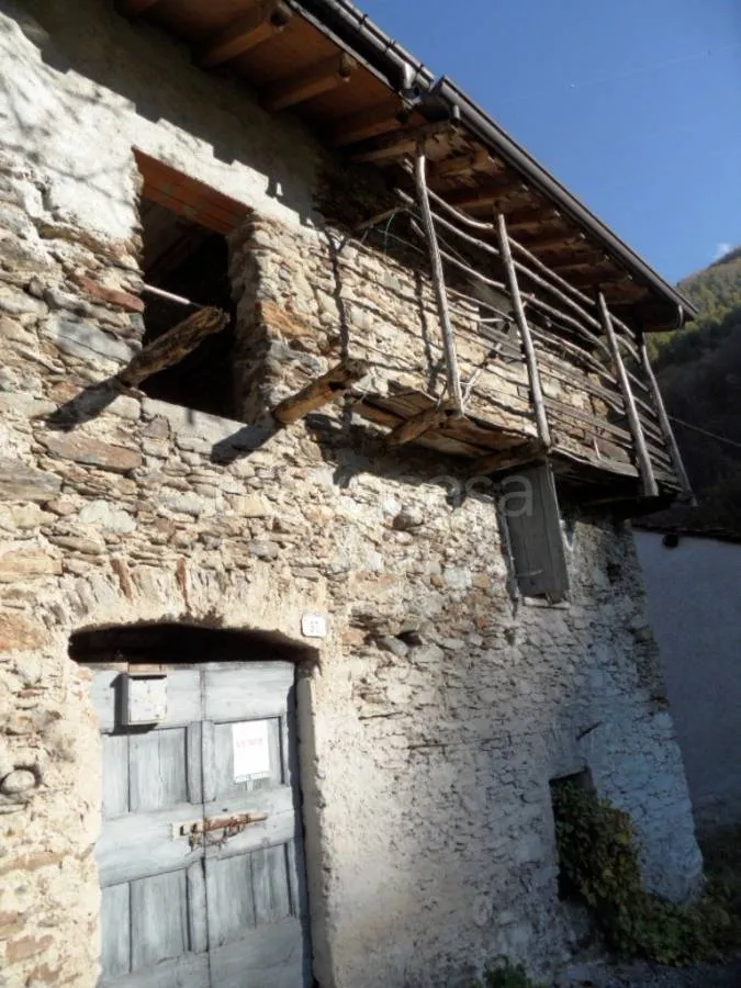 Extérieur - Rustic Property with Balcony in Colico