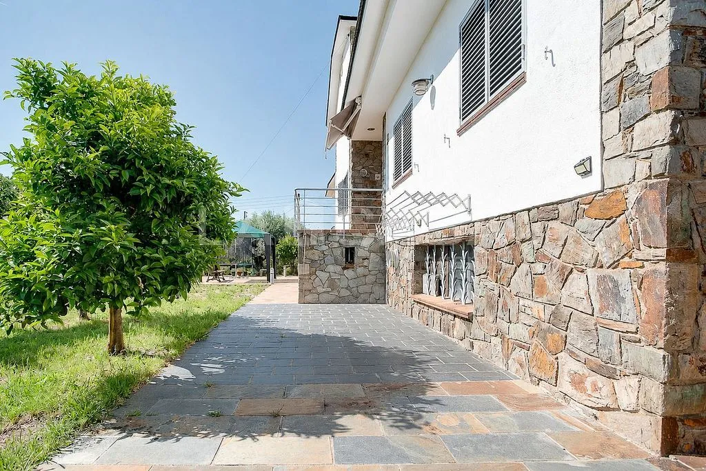Terrasse - Chalet with Terrace in Santa Eulàlia de Ronçana