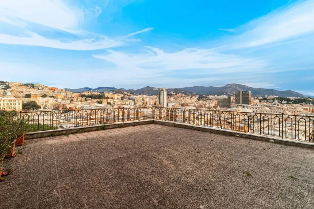 Terrasse - Luxury Apartment with Panoramic Terrace in Genoa