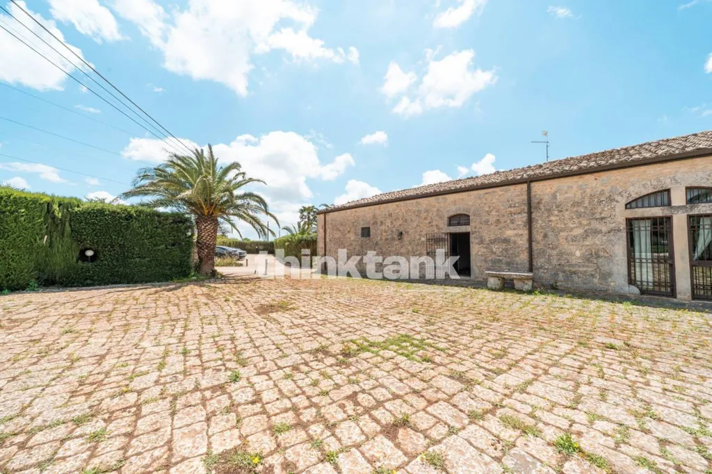 Aed - Rustic Villa with Pool in Ragusa