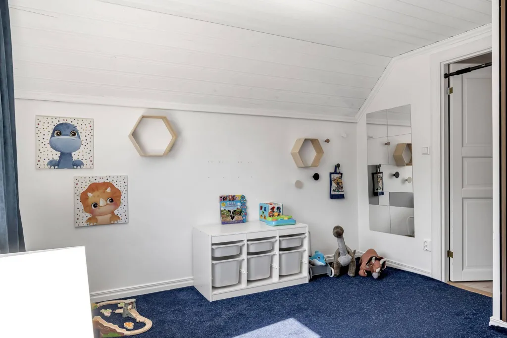 Chambres - 1.5-Storey Villa with Corner Plot in Gimo