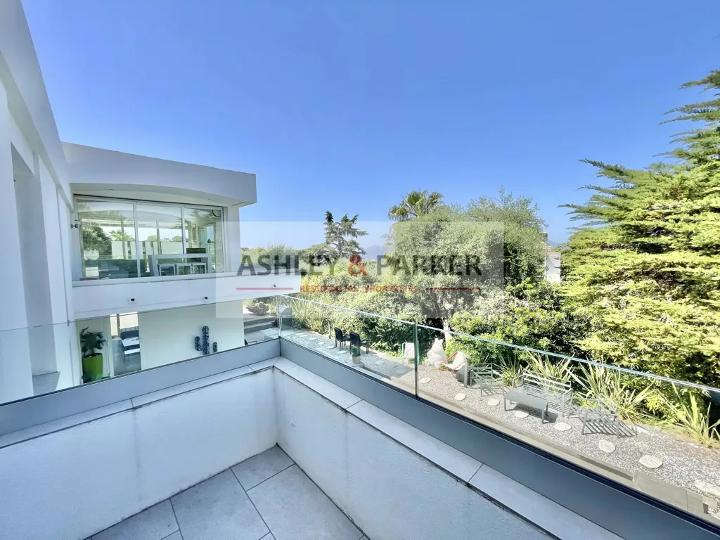 Balcón - Contemporary Villa with Sea View in Le Cannet