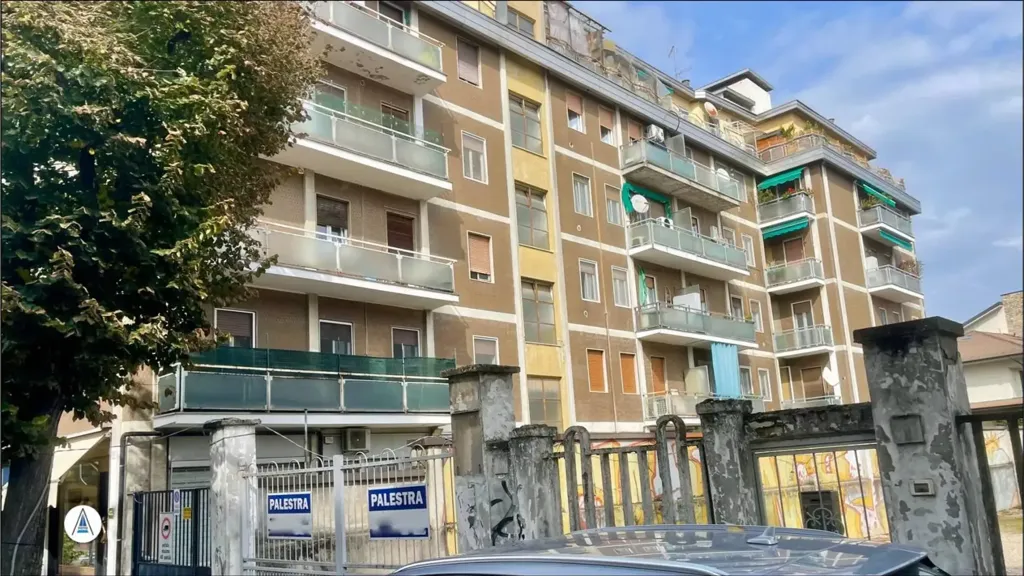 Esterno - Refurbished Triplex with Balcony in Pavia