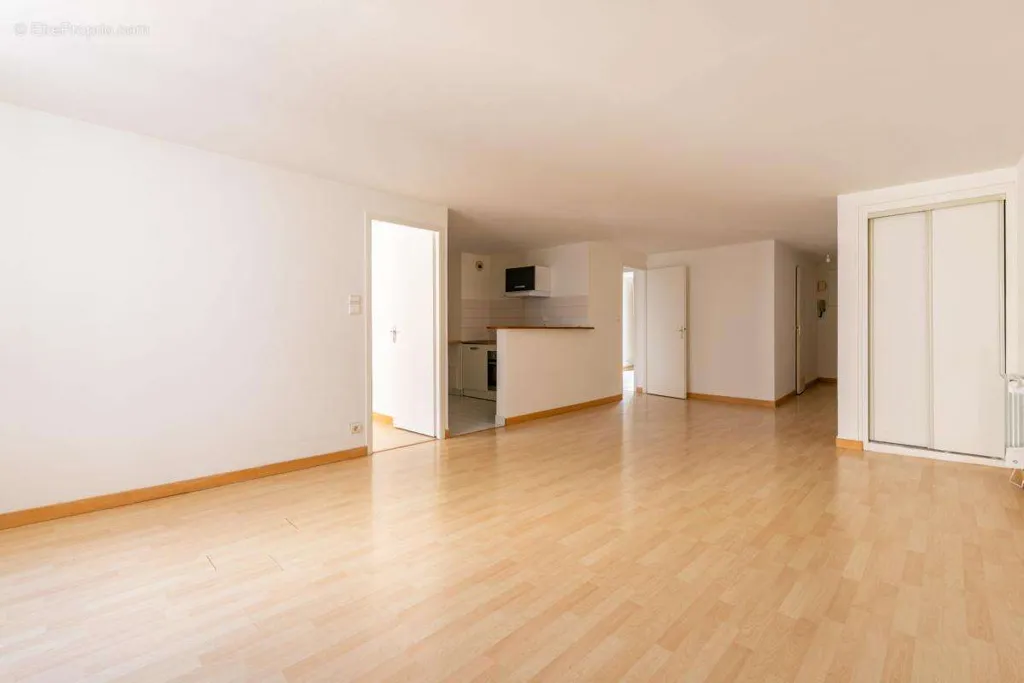 Séjour - Appartement T3 Rénové en Hypercentre
