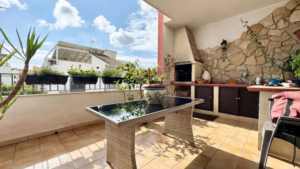 Terrazza - Modern Apartment with Balcony in Trepuzzi