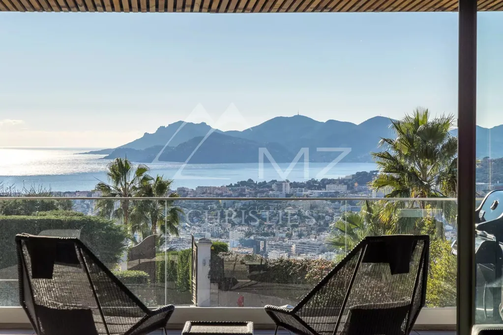 Terrasse - Villa Contemporaine avec Vue Mer près de Cannes