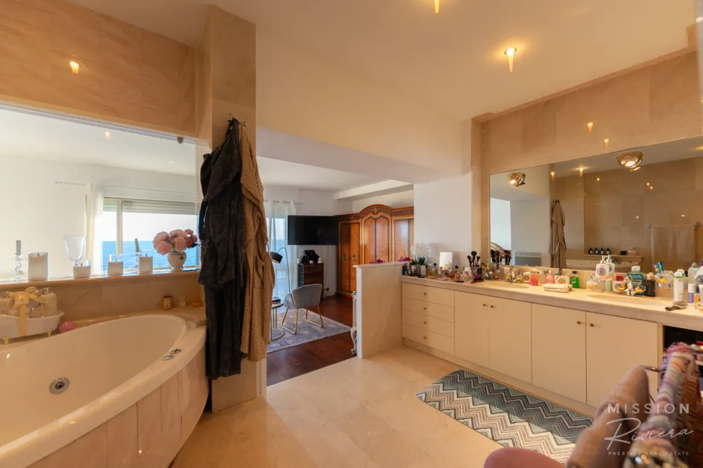 Salles de bain - Appartement Duplex avec Vue Mer au Cap de Nice