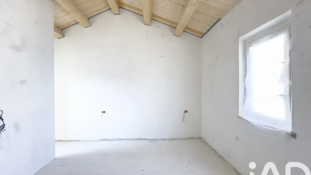 Rooms - Completely Renovated Townhouse in Montemarciano