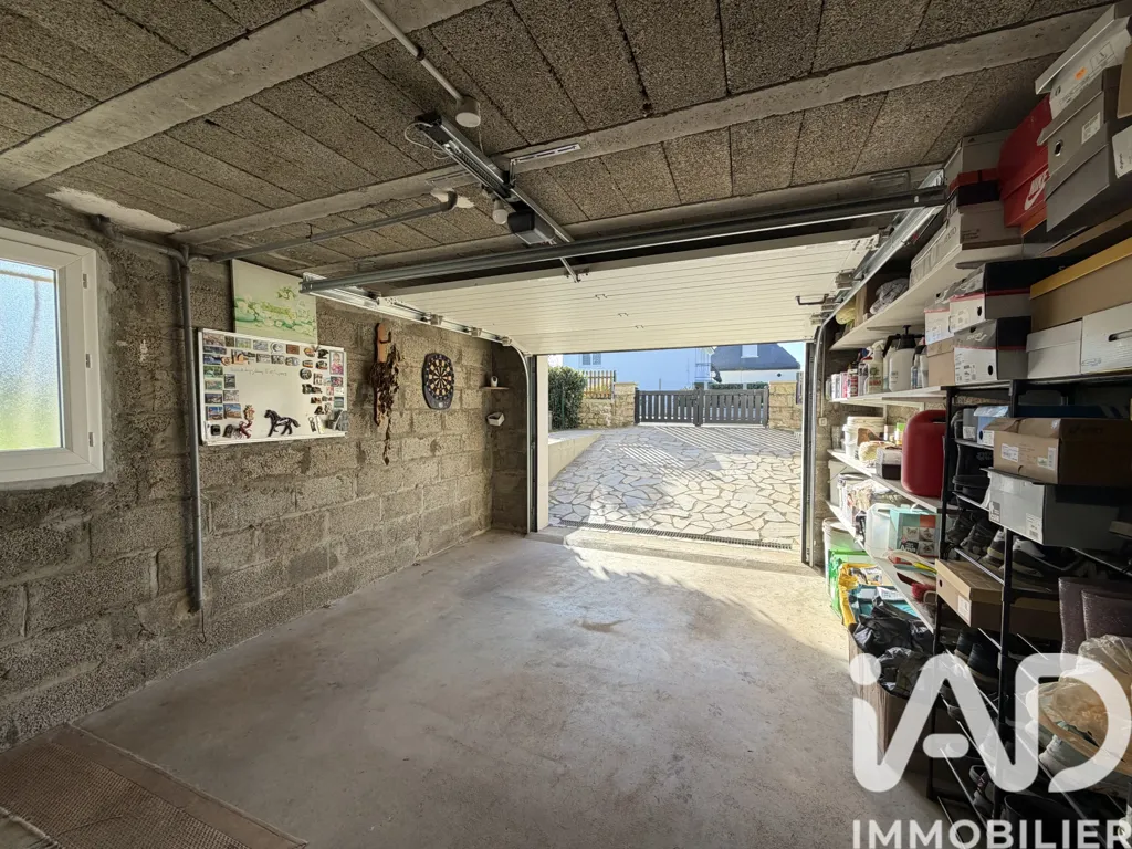 Garage - Maison Rénovée avec Terrasse Sud à Évellys
