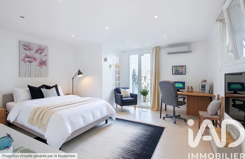 Bedrooms - Individual House with Garden View in Cagnes-sur-Mer