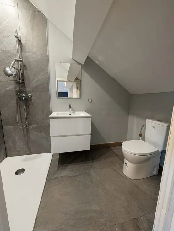 Salles de bain - Colocation avec Vue Meuse à Wépion