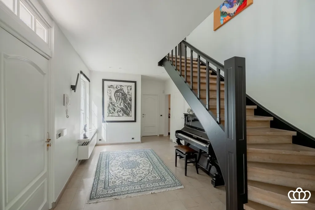 Esik - Knokke-Style Villa with Heated Pool in Heide