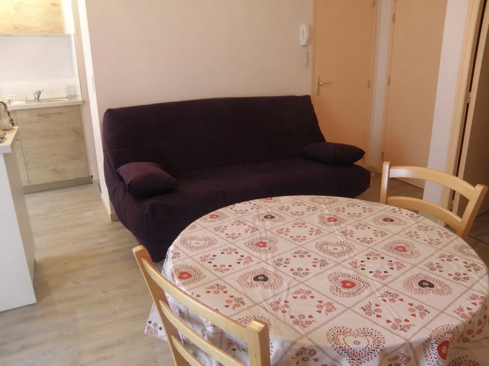 Söögituba - Meubled Studio with Kitchenette in Rignac
