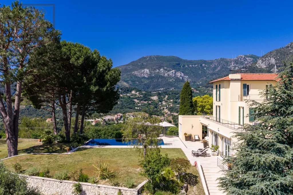 Välivaade - Villa with Sea View in Prestigious Menton