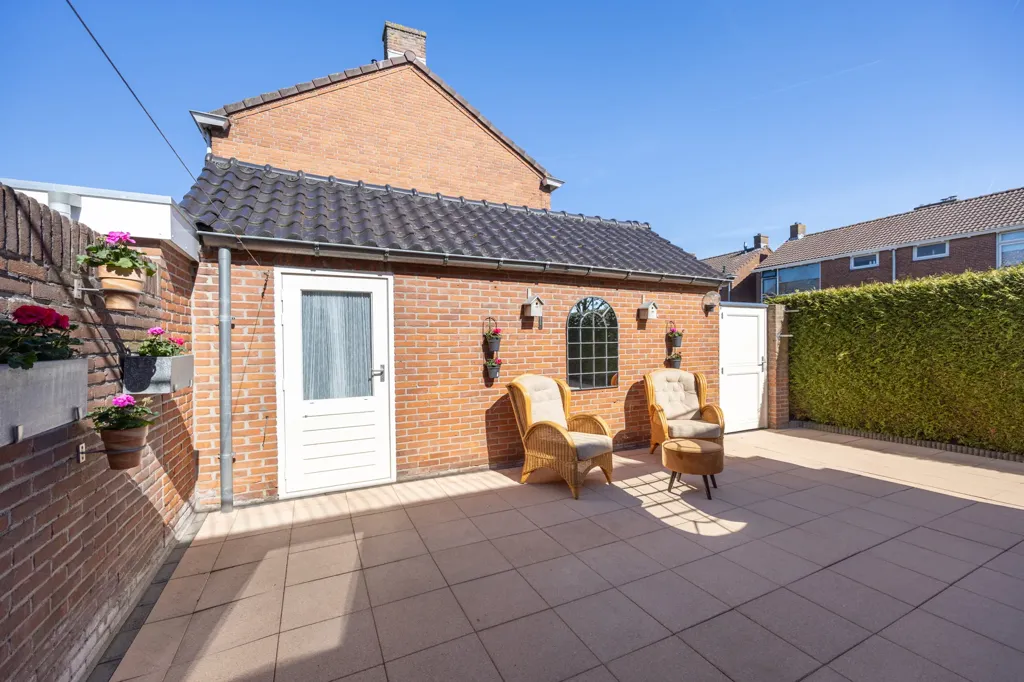 Terrasse - Corner House with Terrace in Etten-Leur