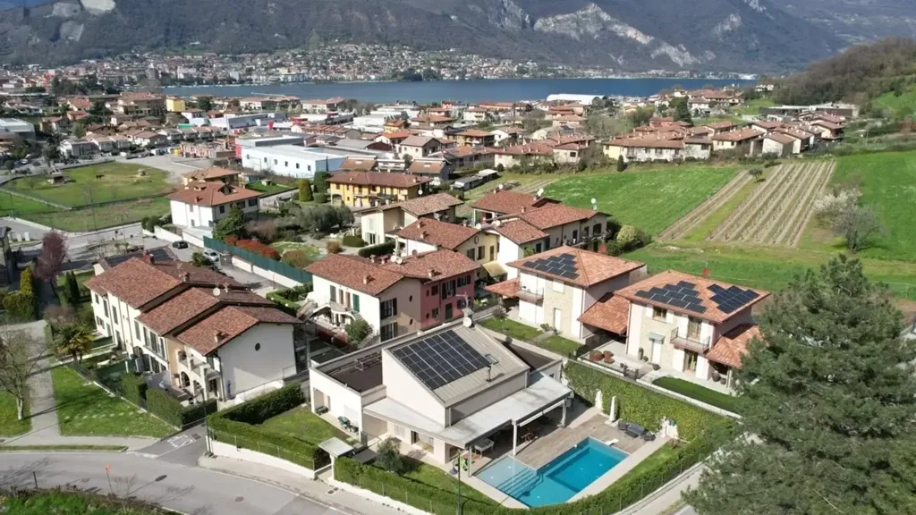 Õhuvaade - Contemporary Villa with Pool in Paratico