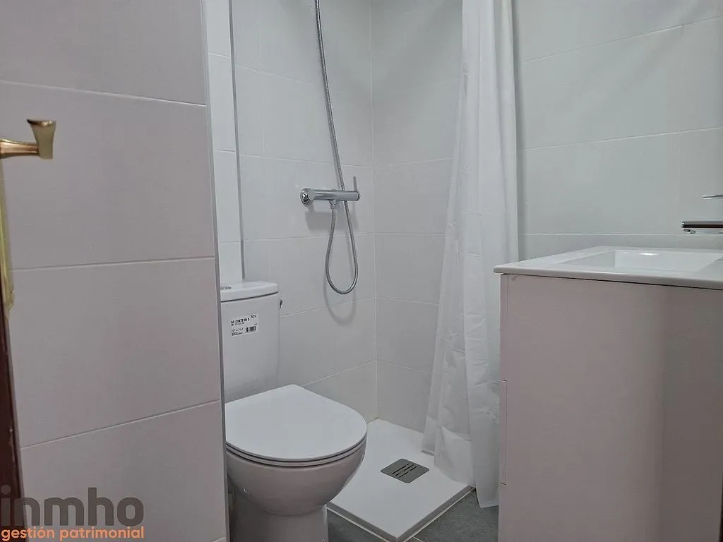 Bagni - Semi-Ammoblled Flat with Terrace in Oliva