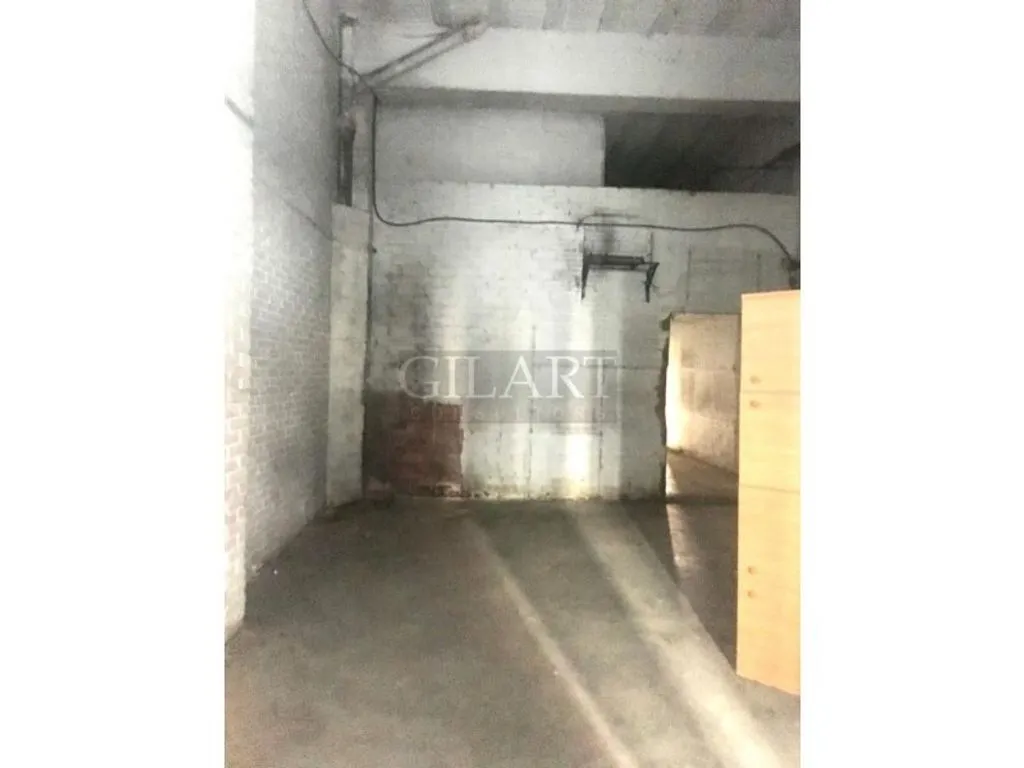Garaaž - Apartment Complex with Expansion Potential in Lleida