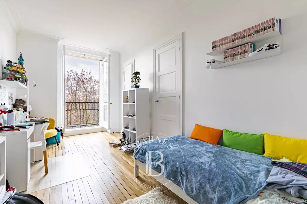 Magamistoad - Upper Floor Apartment with Eiffel Tower View in Paris 7