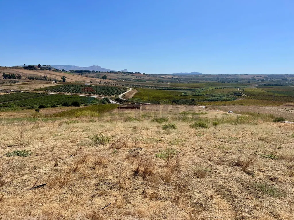 Garden - Buildable Land with Sea View near Menfi