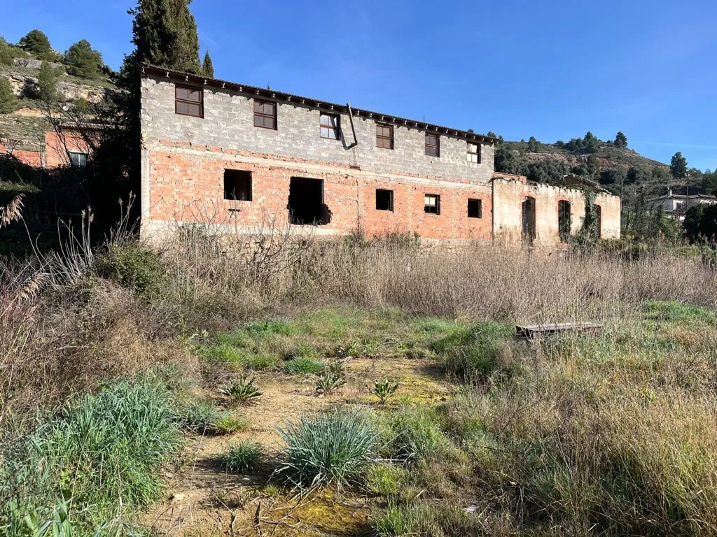 Välivaade - Historic Mill with River Views in Valderrobres