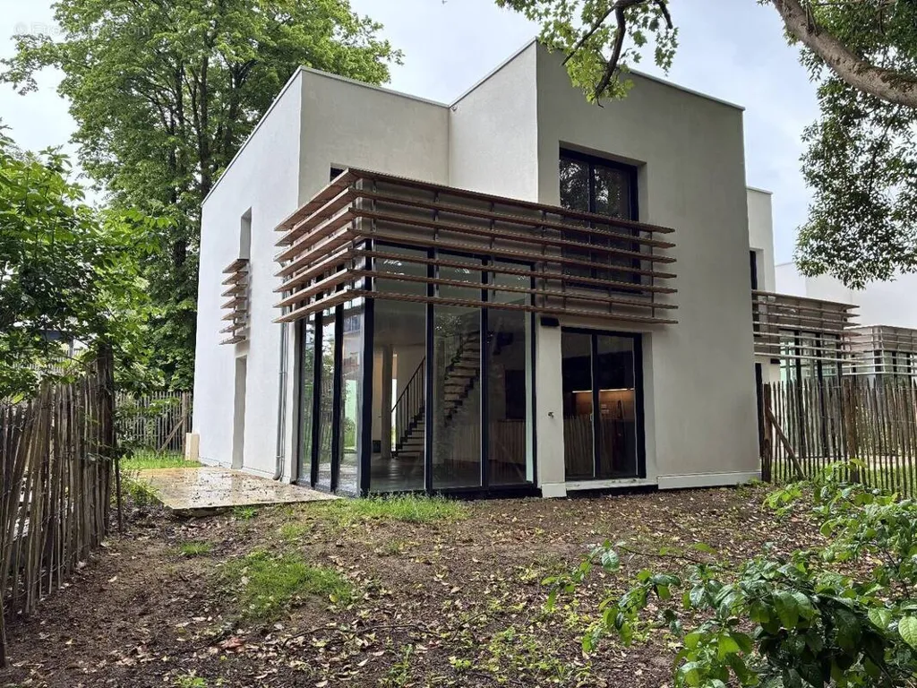 Välivaade - Architectural Home with Sèvre View in Wooded Area