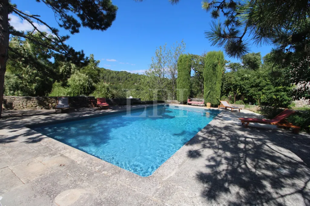 Bassein - 18th-Century Mas with Gîtes in Luberon