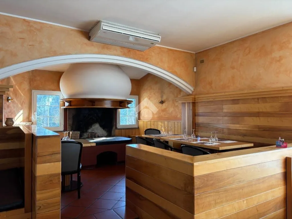 Salle à manger - Commercial Complex with Restaurant in Artegna