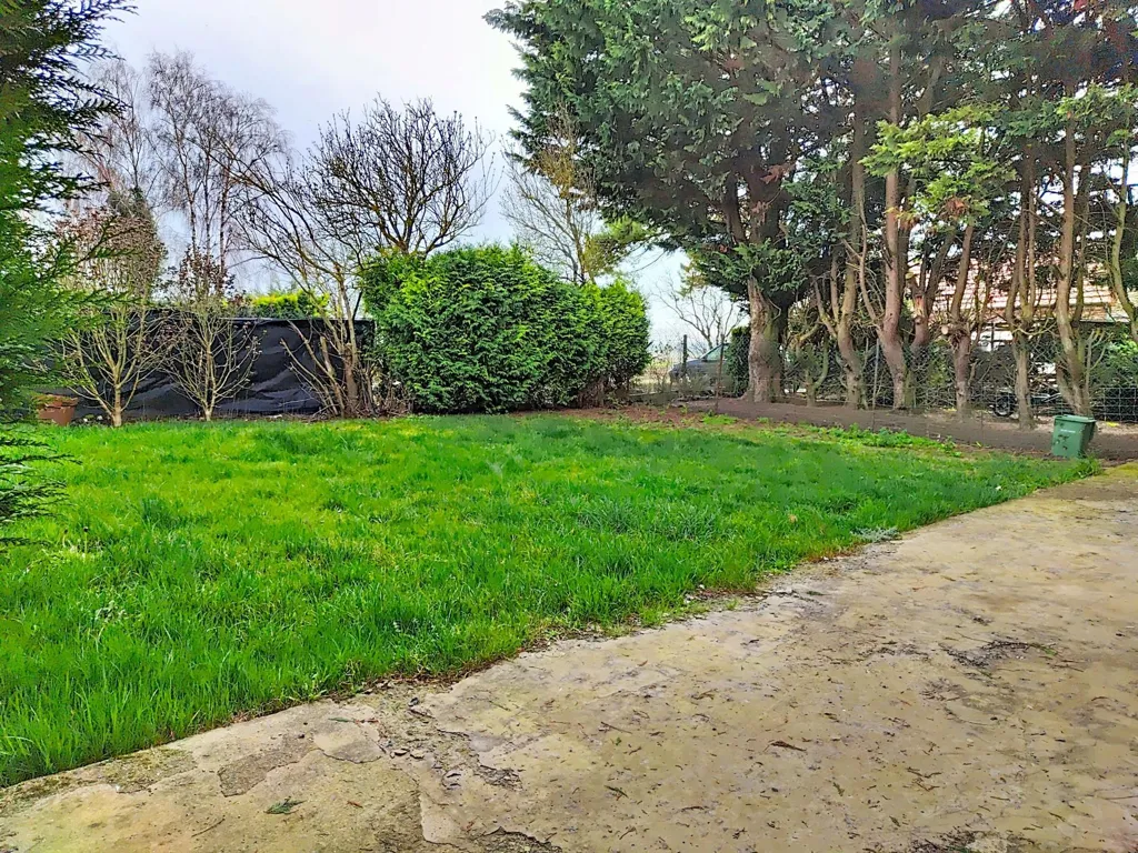 Jardin - Maison en Briques avec Jardin au Cœur du Village