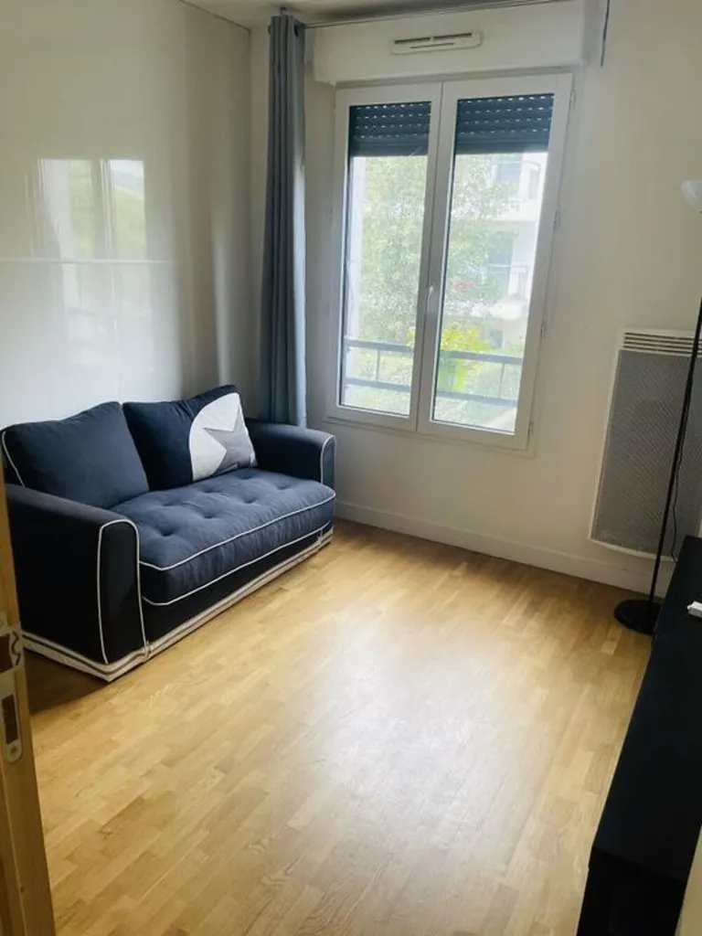 Living Room - Meubled 3-Bedroom Flat in Rueil-Malmaison