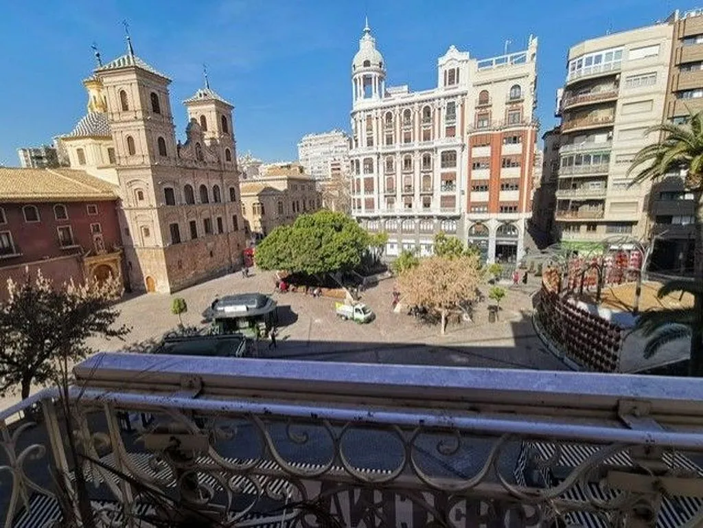 balcony