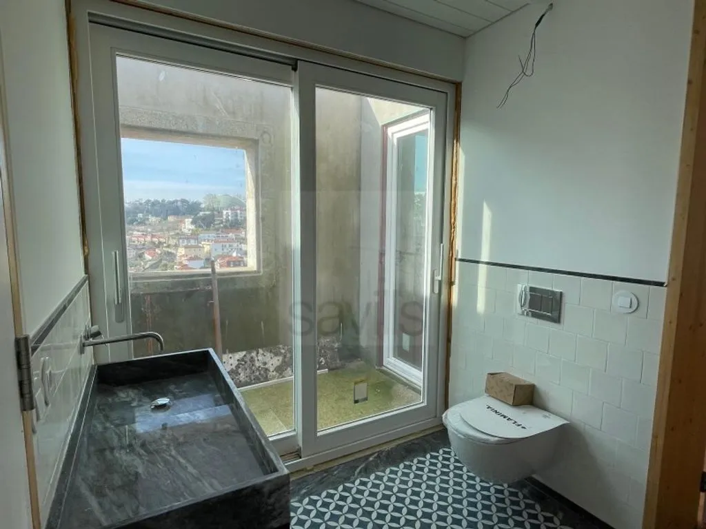 Vannitoad - Luxury Apartment with River View in Porto