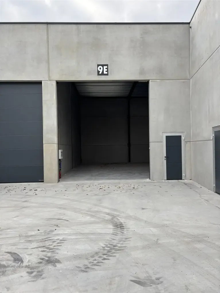 Garage - Local commercial à OOSTVLETEREN
