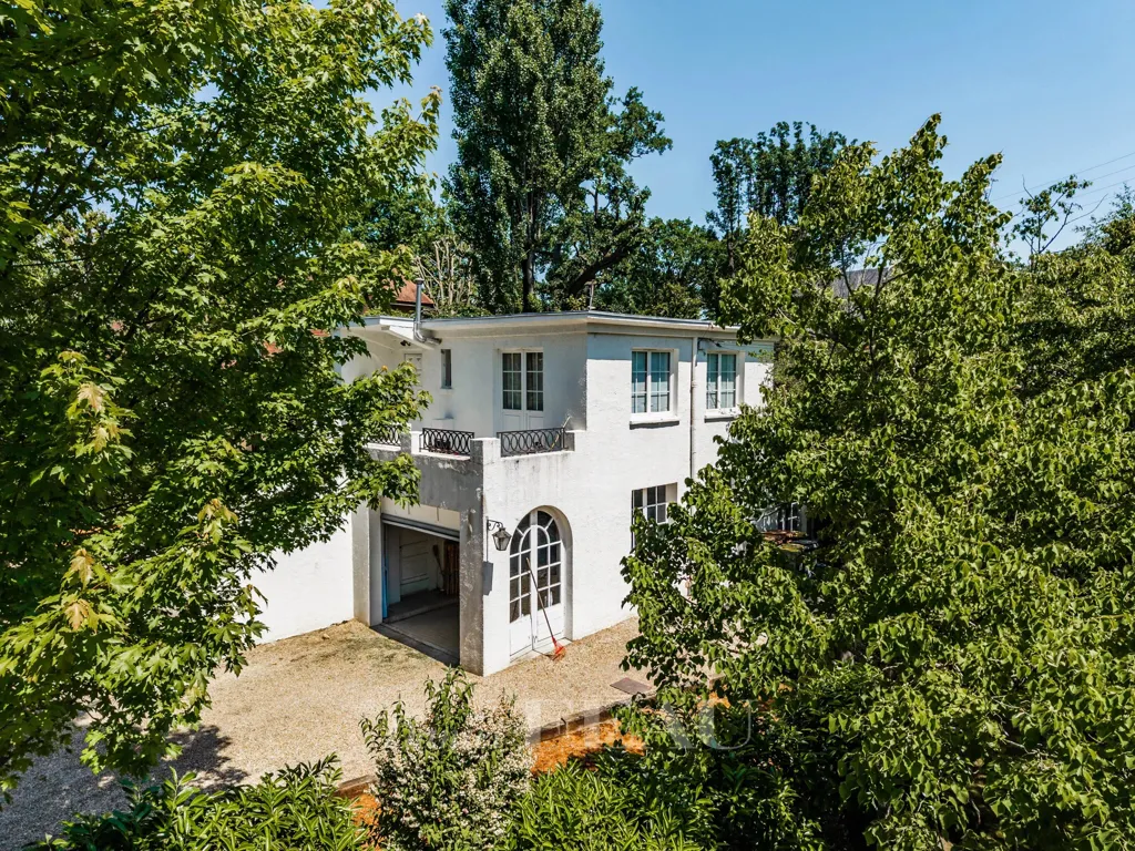 Õhuvaade - Néo-Classical Villa with Park in Le Vésinet