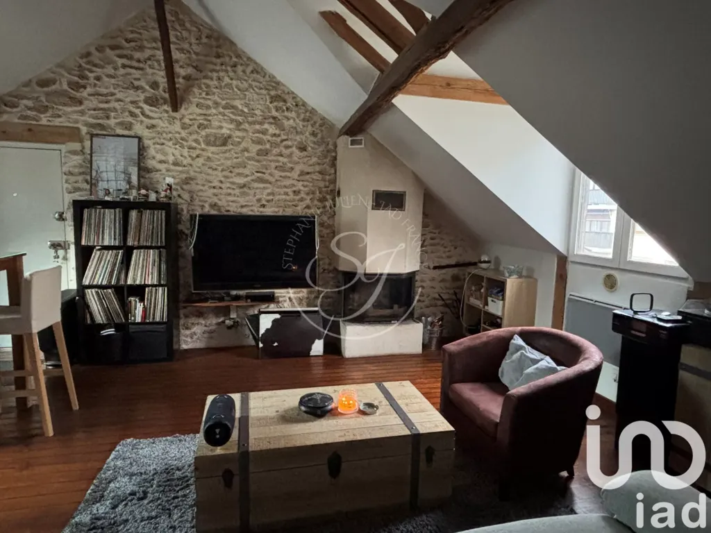 Séjour - Appartement Type Loft avec Vue sur Cour à Corbeil-Essonnes
