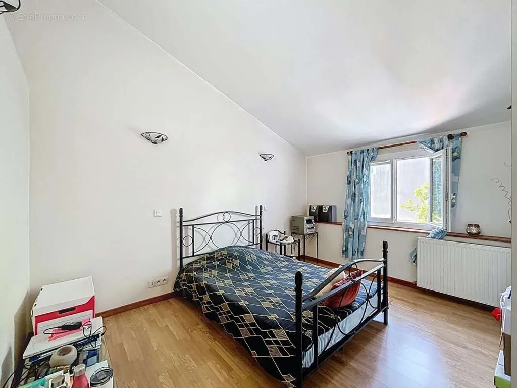 Chambres - Maison 5 pièces à Boissy-Saint-Leger
