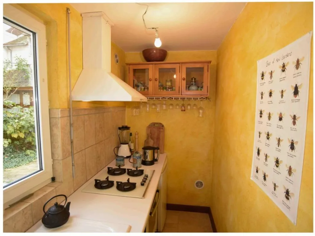 Cuisine - Maison Ancienne avec Cour à Auxerre