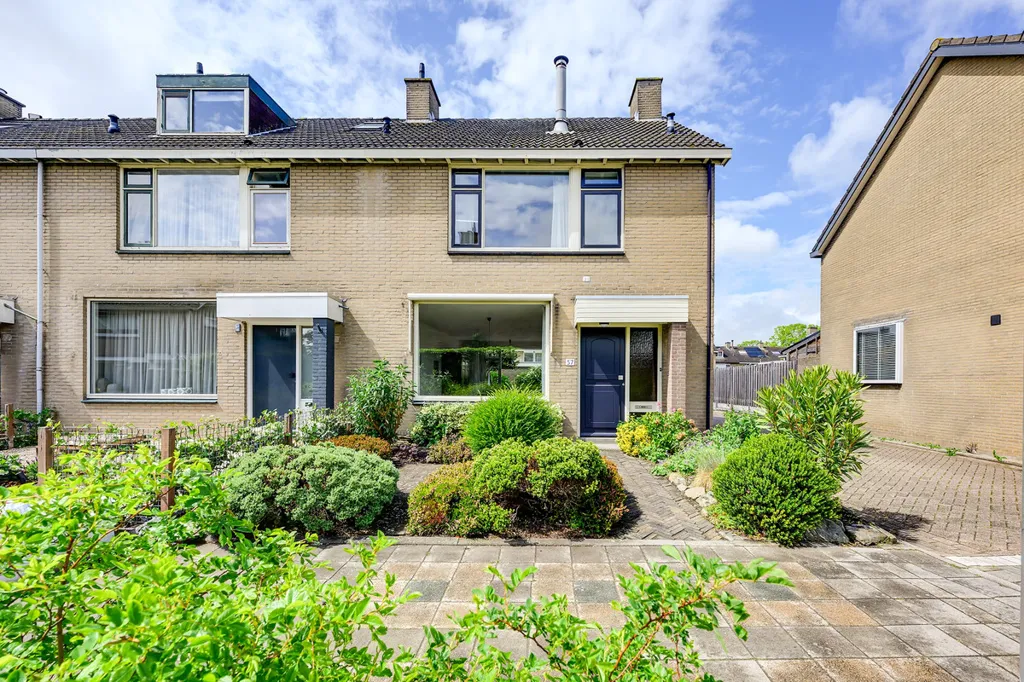 Exterior - Corner House with Garden in Rhoon