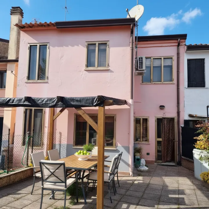 Terrazza - Rustic House with Private Garden in Papozze