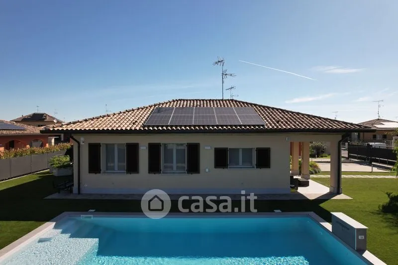 Piscine - Villa with Panoramic View in Voghera