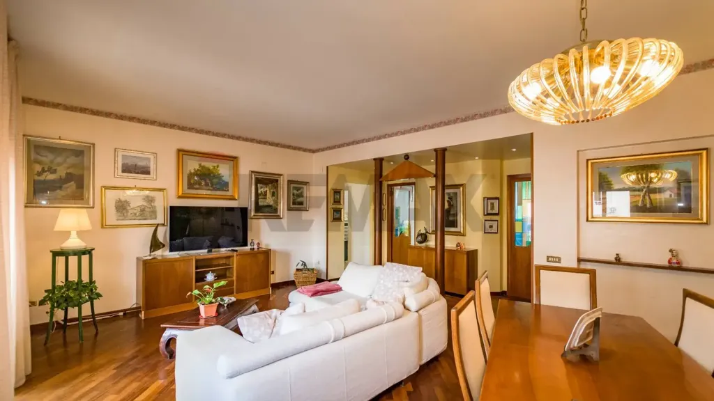 Elutuba - Spacious Apartment with Balcony in Palermo