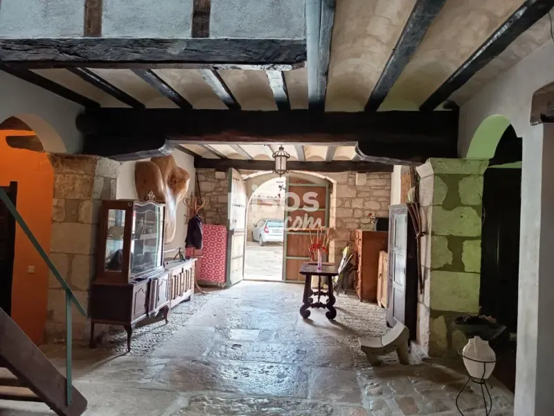 Hallway - Palatial House with Garden in Larumbe