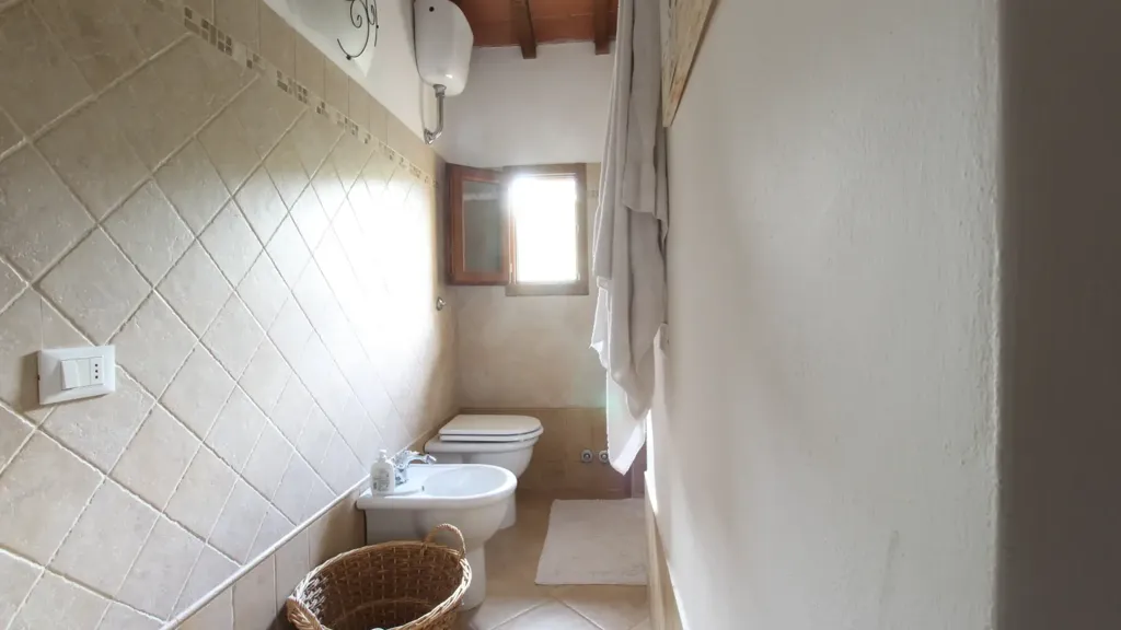 Salles de bain - Rustic Villa with Private Garden in Vinci