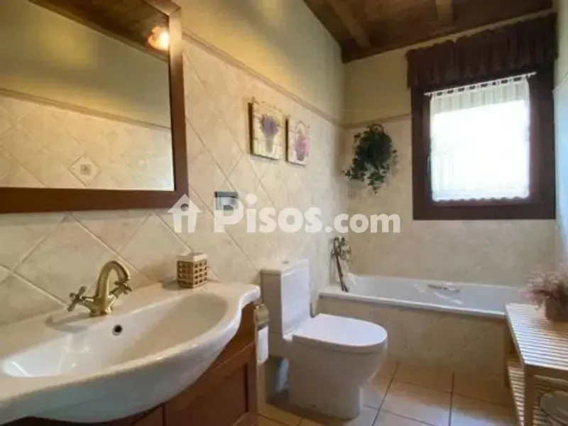 Bathrooms - Chalet with Picos de Europa Views in Arriondas