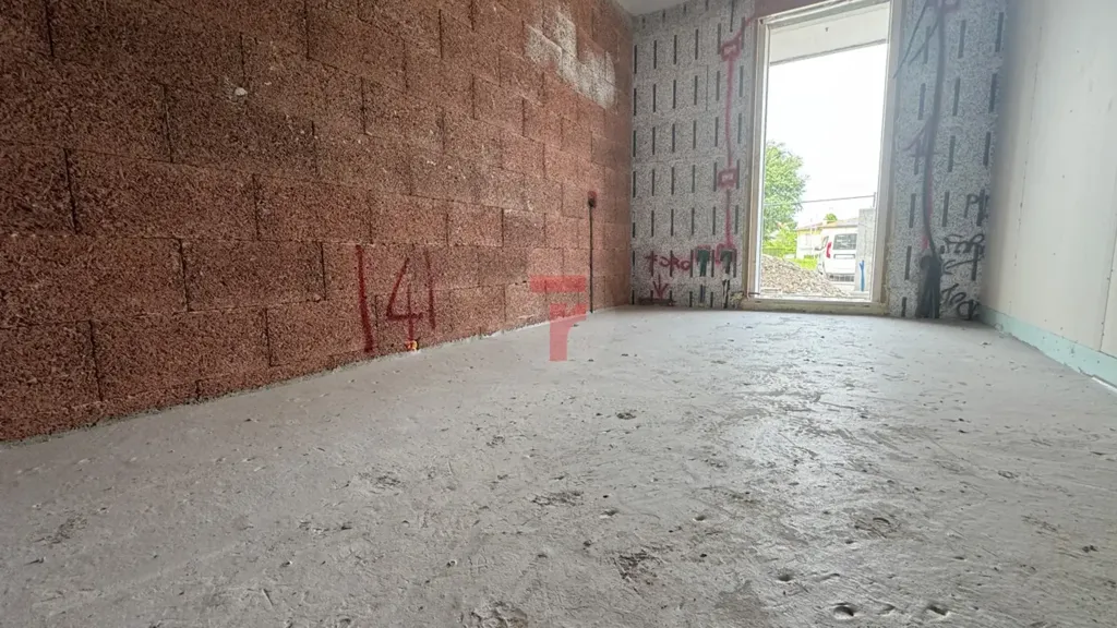 Rooms - New Construction Apartment with Private Garden in Stra